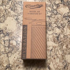 Mason tops water jar with lid